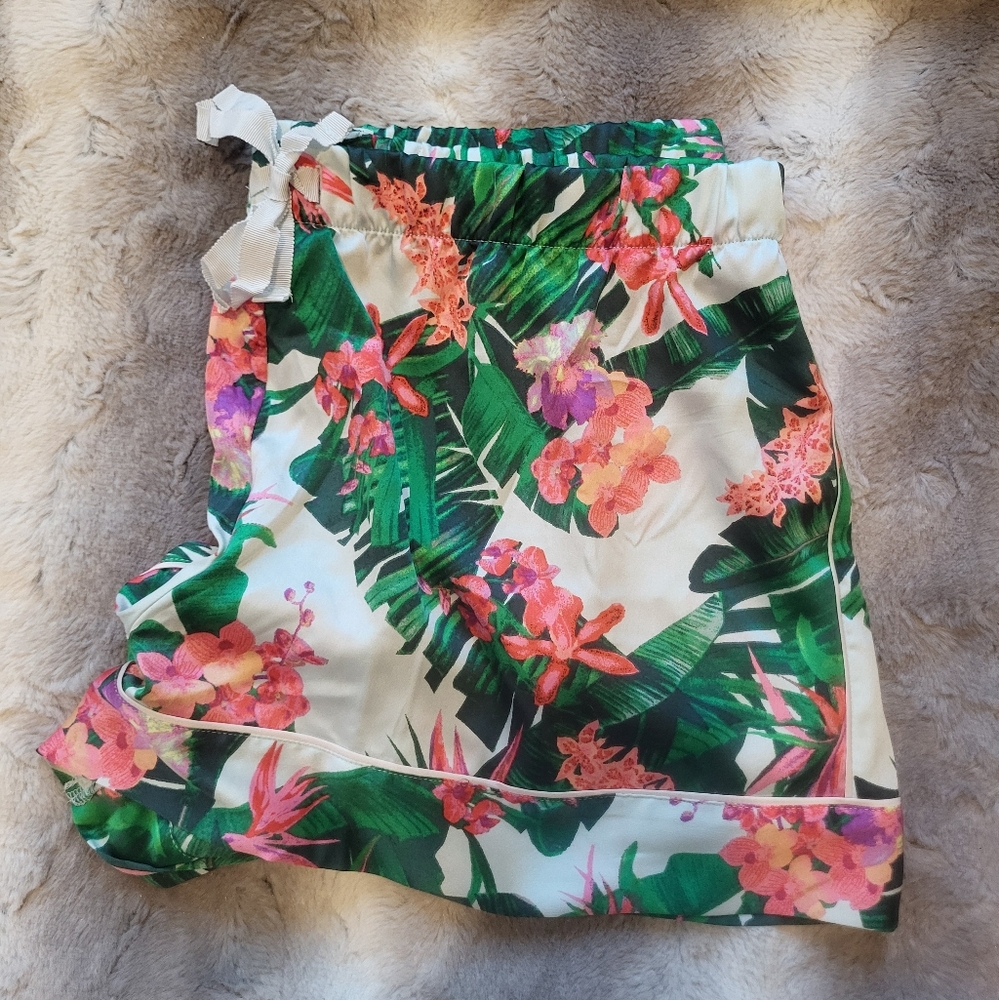 Victoria's Secret Floral Print Pajama Set - Picture 9 of 13